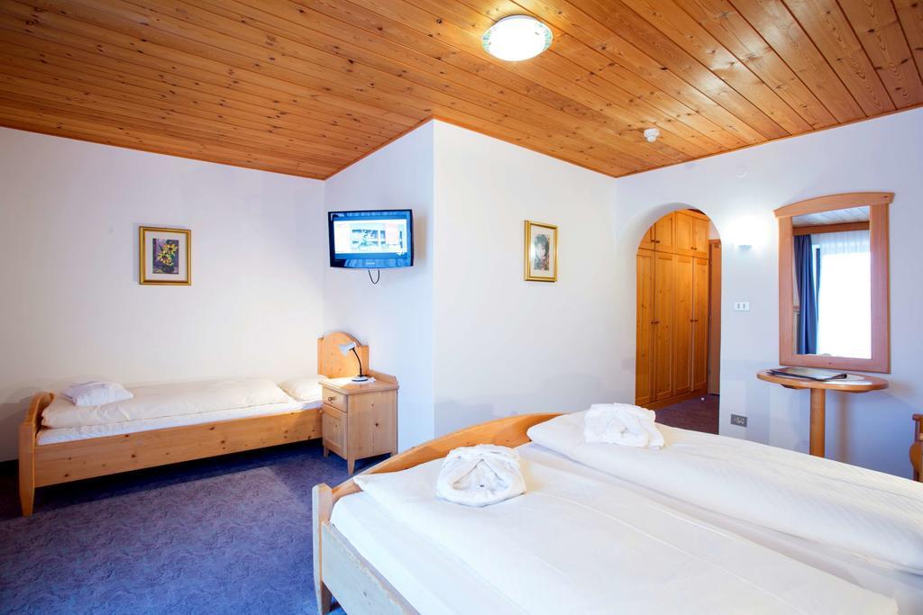Good Life Hotel Zirm Obereggen Szoba fotó